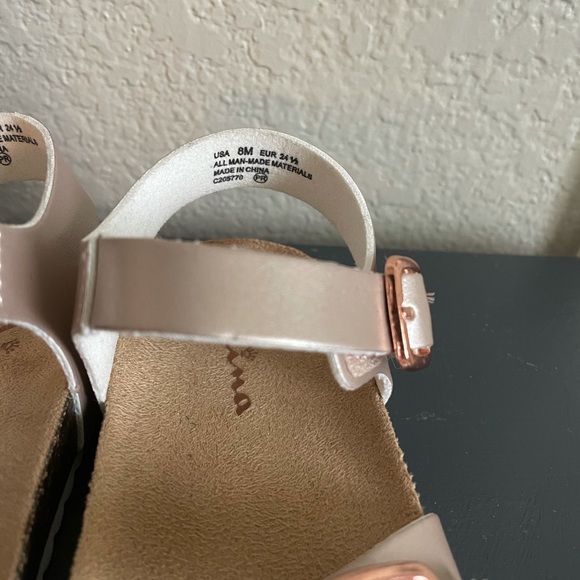 *new* toddler sandals - Picture 2 of 3